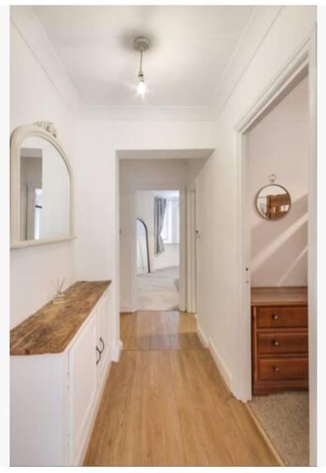 Central 2 Bedroom Garden Flat With Free Parking Royal Tunbridge Wells Eksteriør bilde