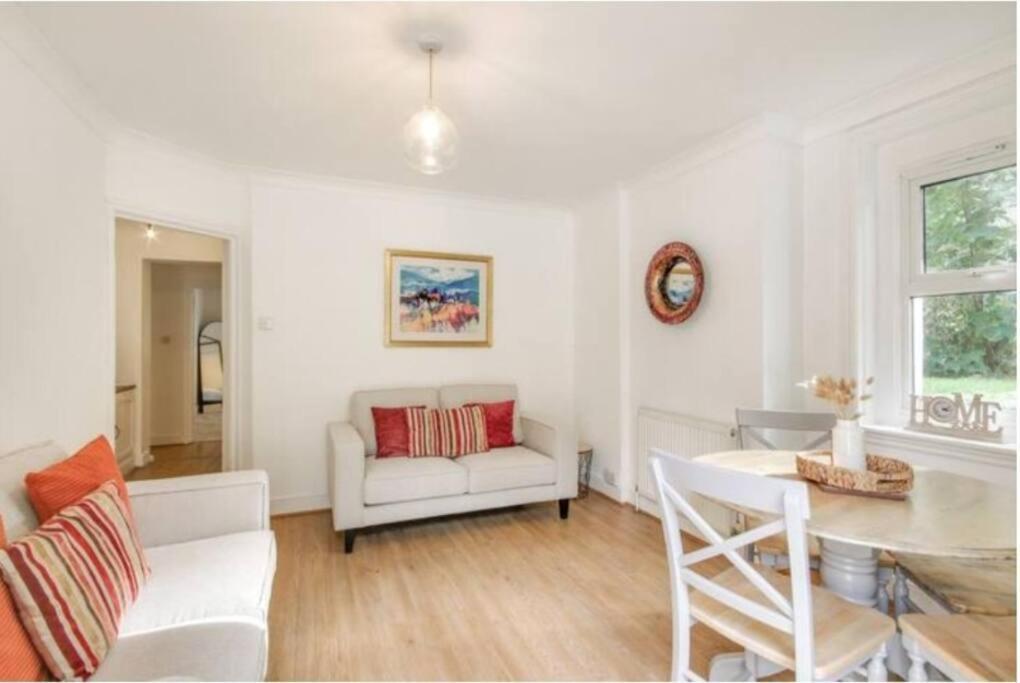 Central 2 Bedroom Garden Flat With Free Parking Royal Tunbridge Wells Eksteriør bilde